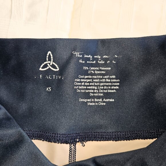 Black/Gray/Cream Leggings XS -SHADOWBOX Logo on side - Picture 7 of 7